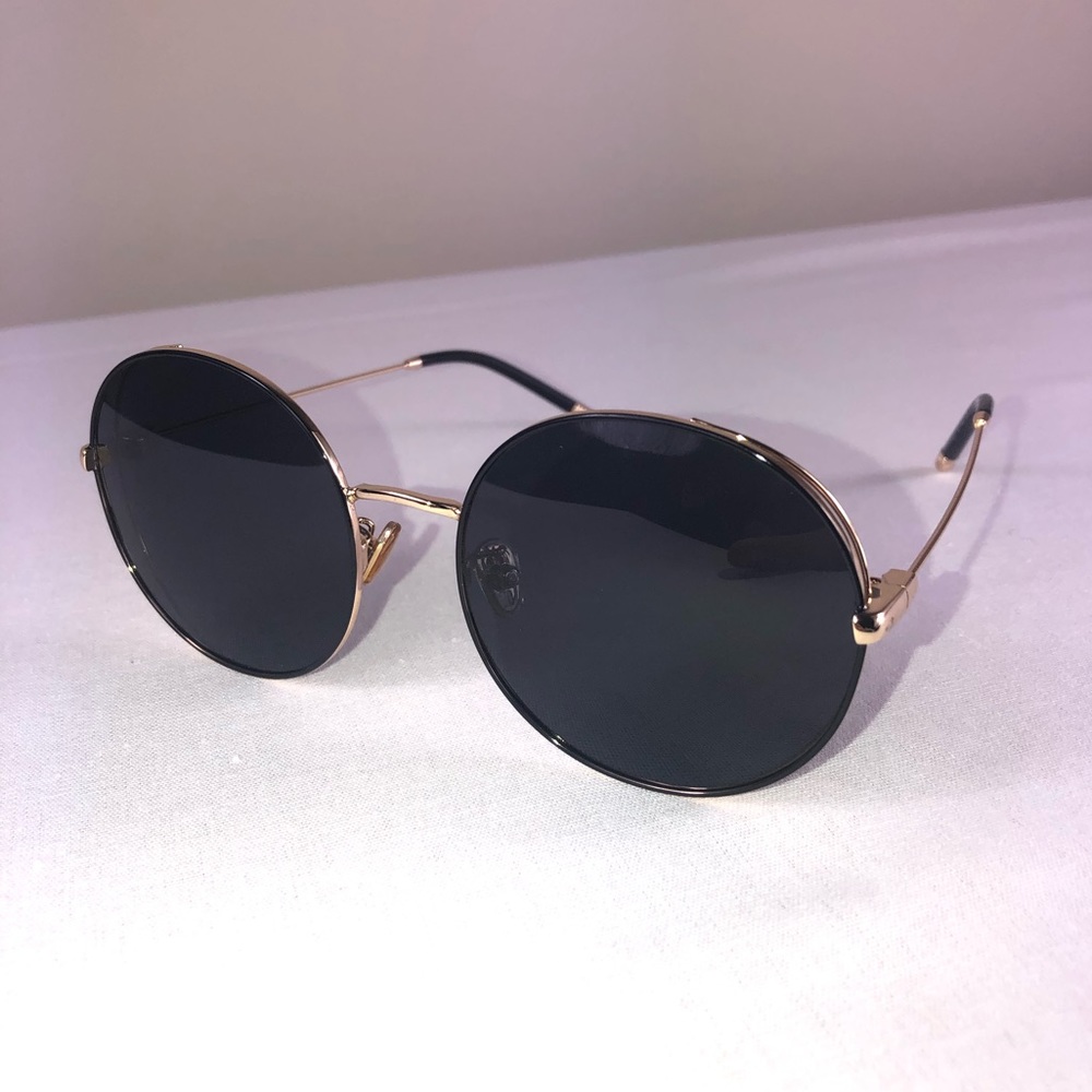 Elegant design. Black and gold five star quality.